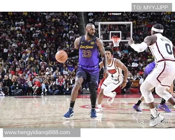 火箭与湖人激战回顾2015年12月13日精彩瞬间与赛后分析